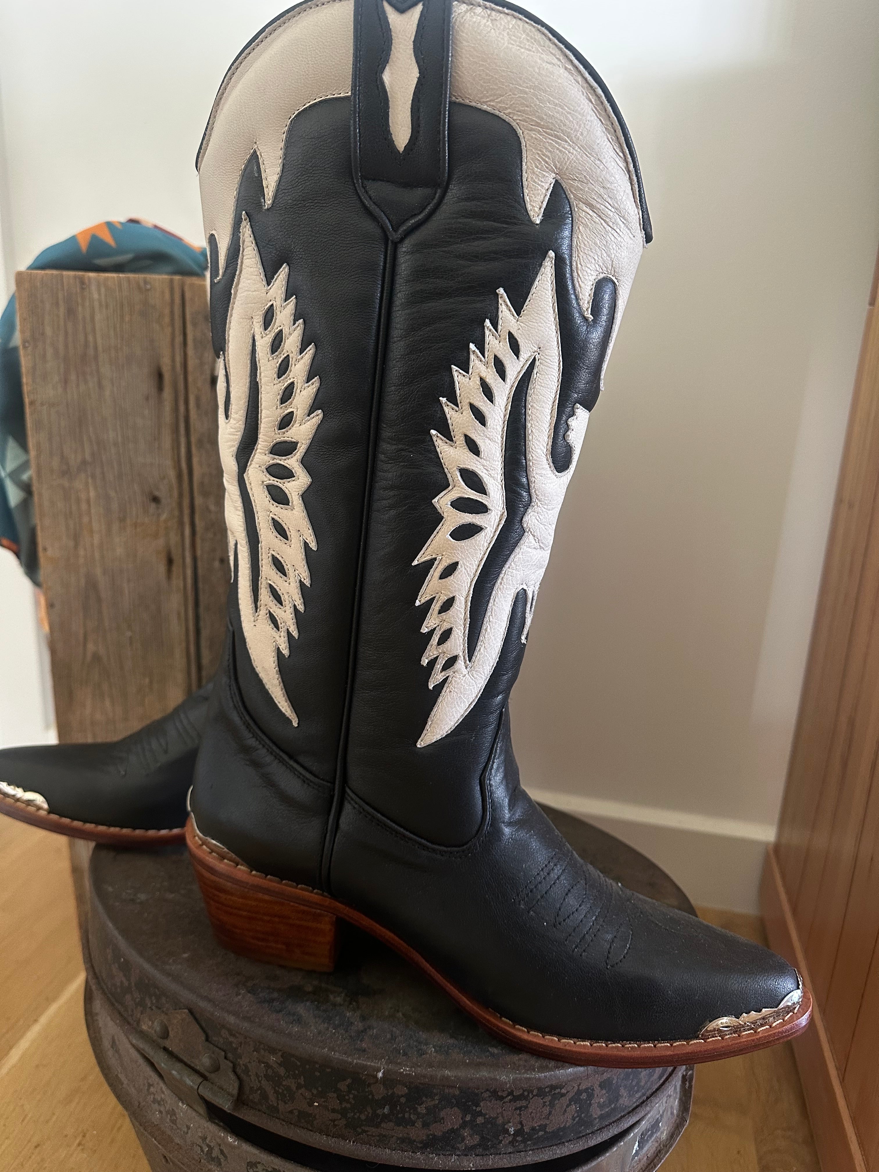 Eagle Detail Hand Made Black And Off White Cowgirl Boots