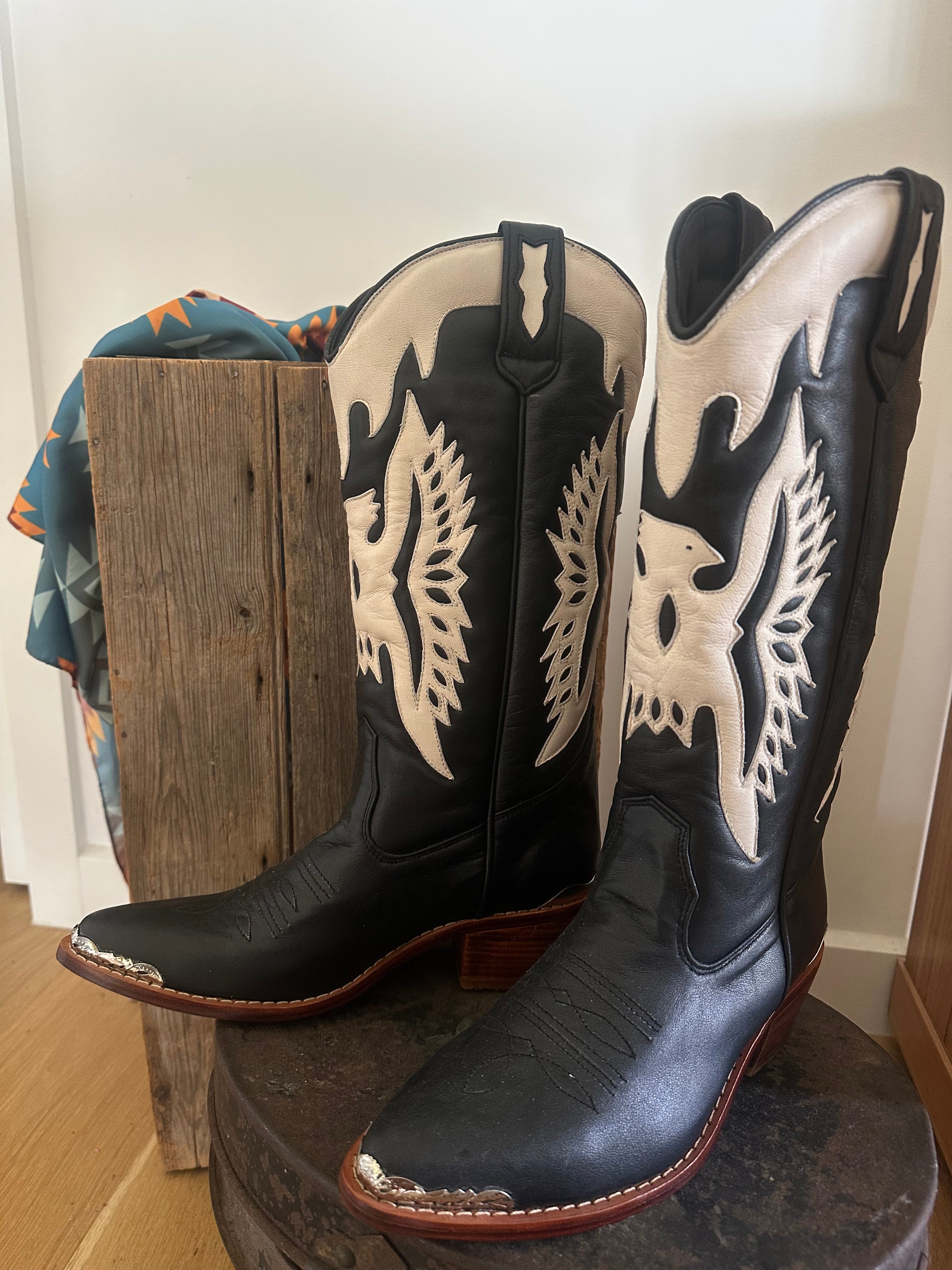 Eagle Detail Hand Made Black And Off White Cowgirl Boots