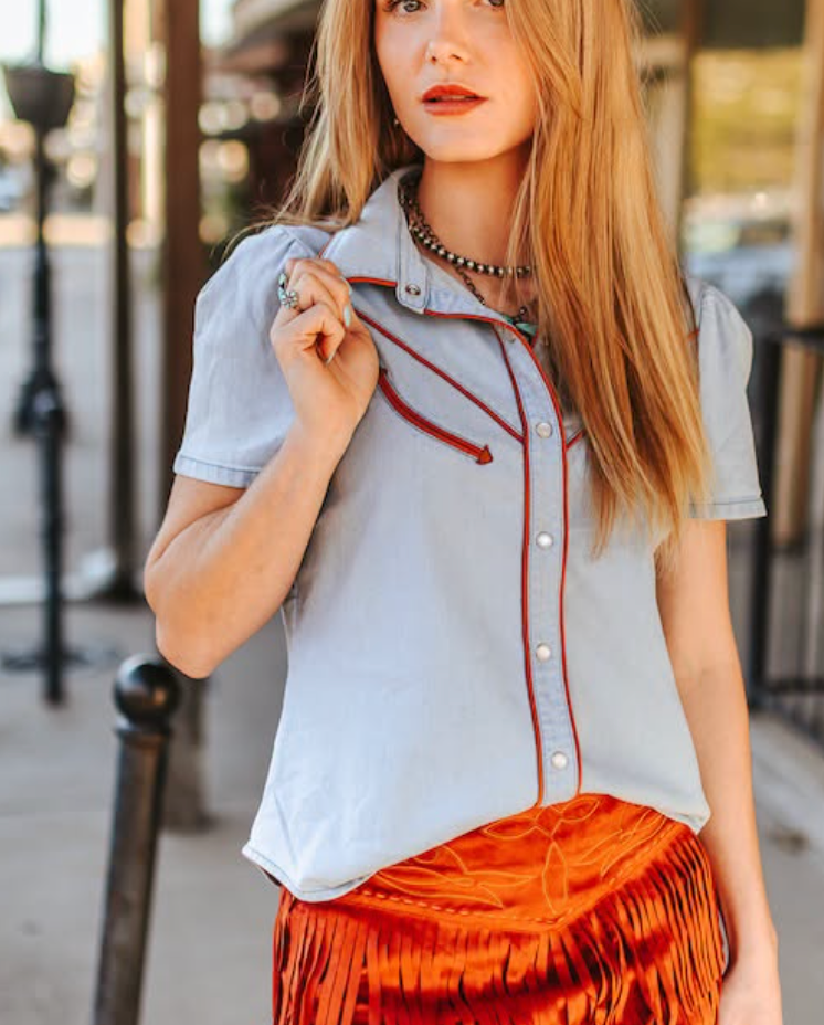 Light Chambray Wash Contrast Arrow Pearl Snap Puff Sleeve Top